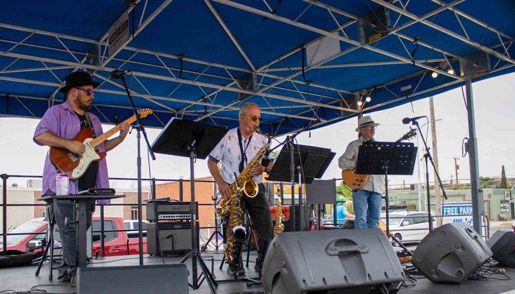 fiesta main stage date street trio