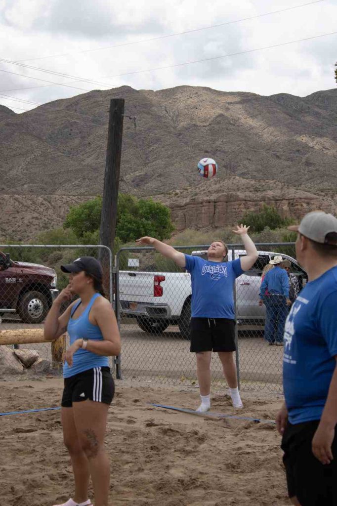 fiesta sand volleyball server