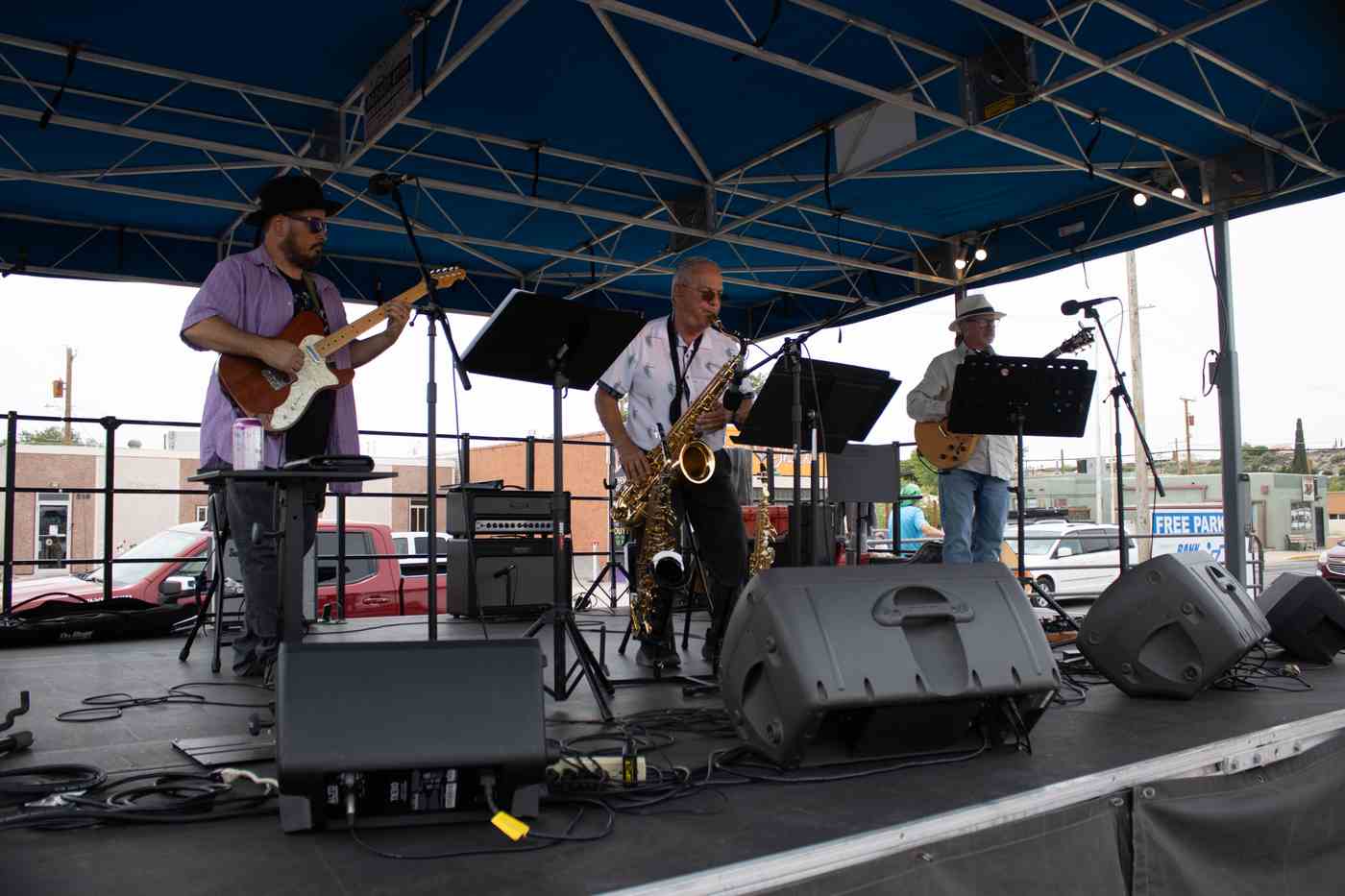 main stage date street trio