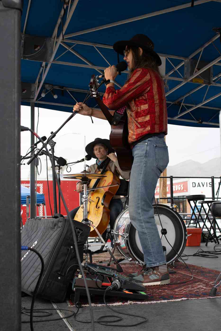 main stage tif and mollie friday night